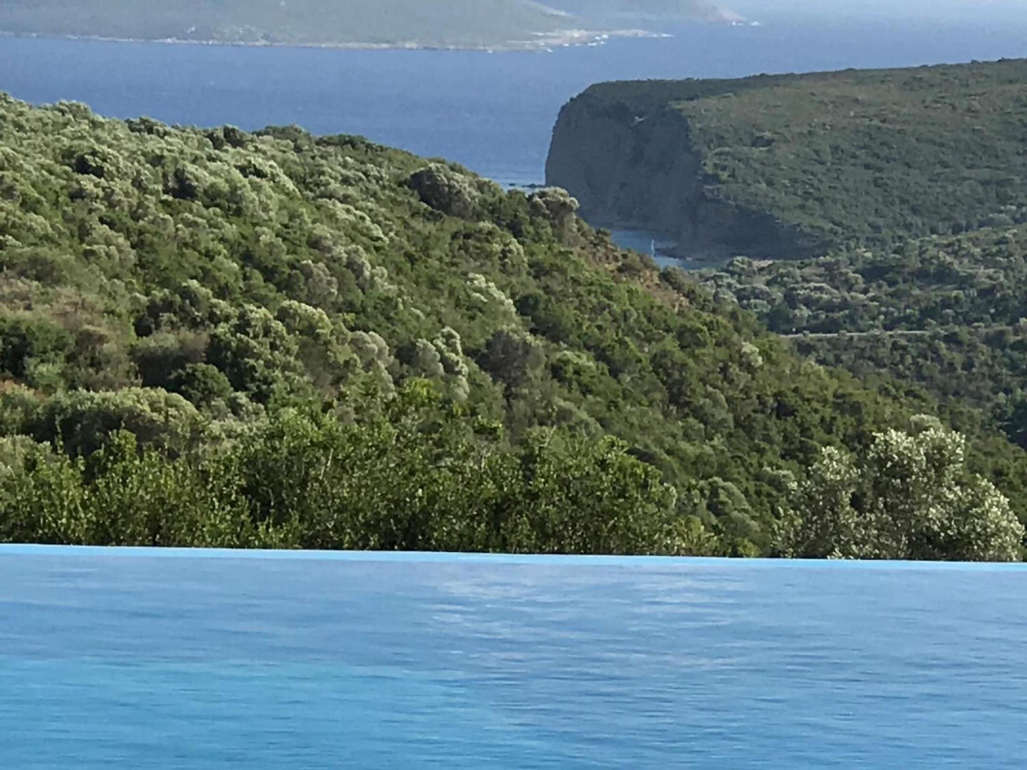 Luxurious Villa In Peloponnese With Swimming Pool Kamária Exterior photo
