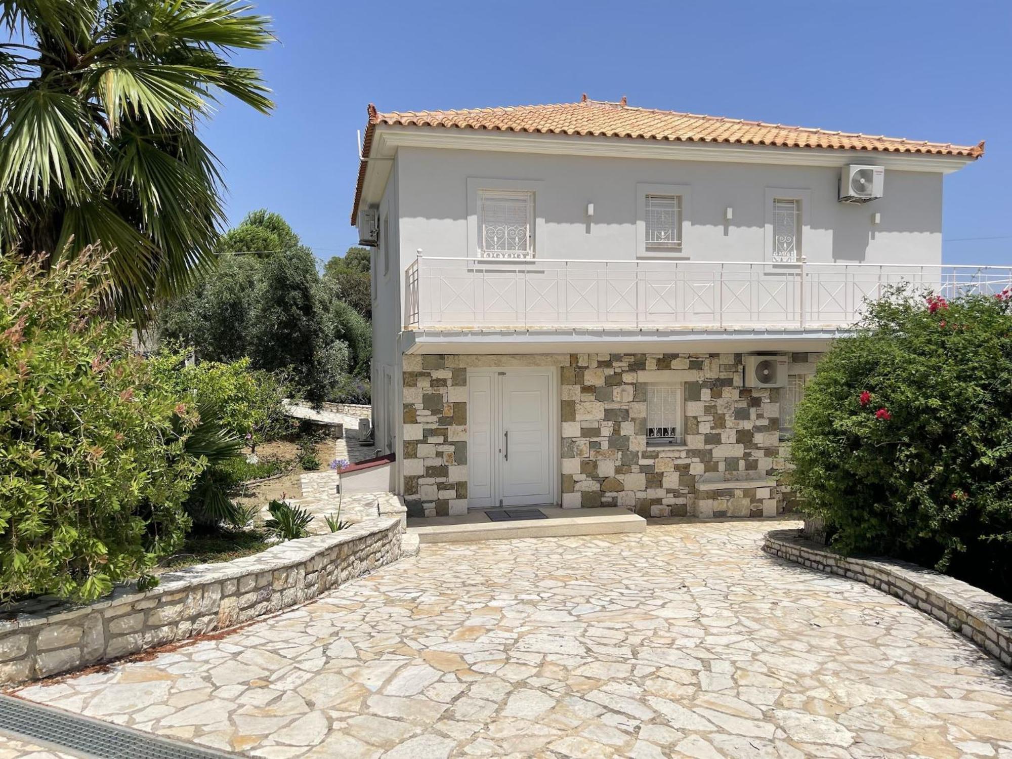 Luxurious Villa In Peloponnese With Swimming Pool Kamária Exterior photo