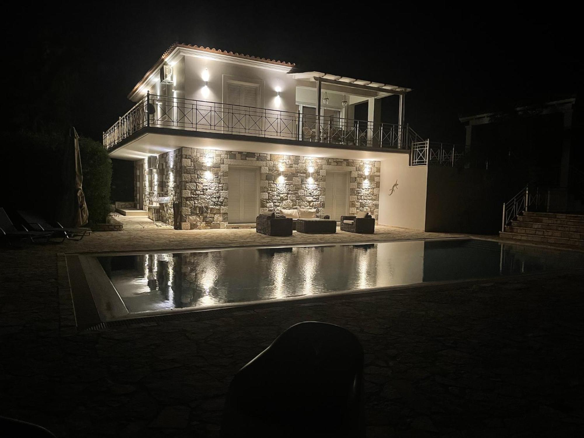 Luxurious Villa In Peloponnese With Swimming Pool Kamária Exterior photo
